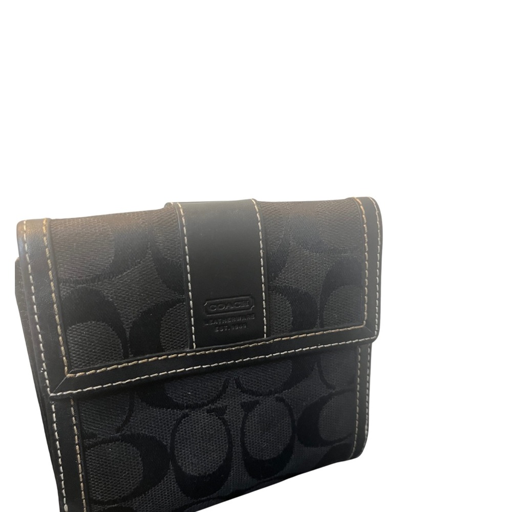 Coach Signature Canvas Bifold Wallet - Picture 4 of 15
